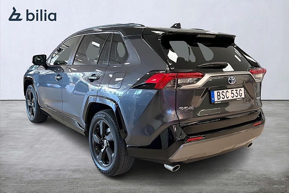 Toyota RAV4 2 of 28