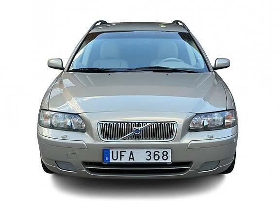Volvo V70 2 of 13