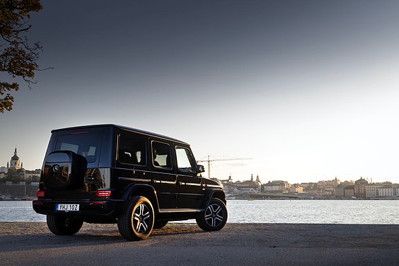 Mercedes-Benz G580 3 of 8