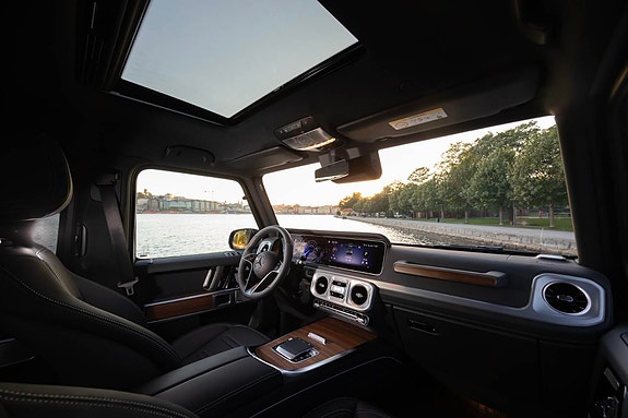Mercedes-Benz G580 5 of 8