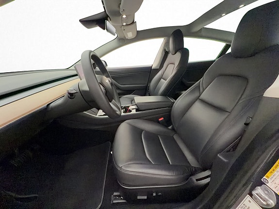 Tesla Model 3 11 of 30