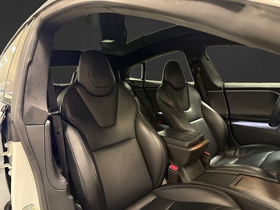 Tesla Model S 11 of 19