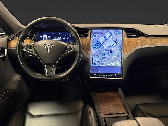 Tesla Model S 12 of 19