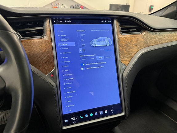 Tesla Model S 15 of 19