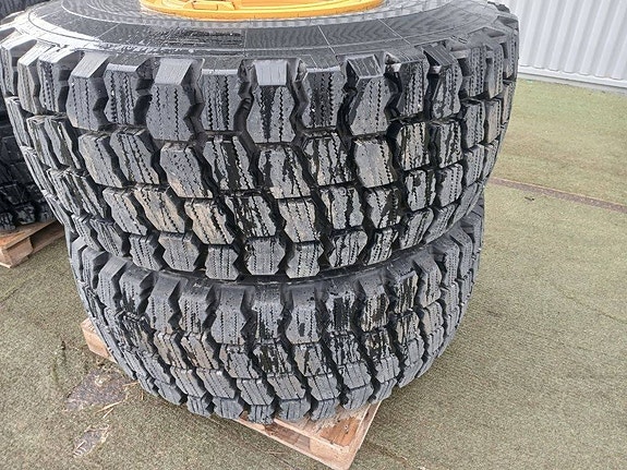 Volvo L120H Michelin Snoplus, 4st 23.5R25 m fälg 3 of 5