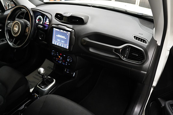 Jeep Renegade 8 of 18