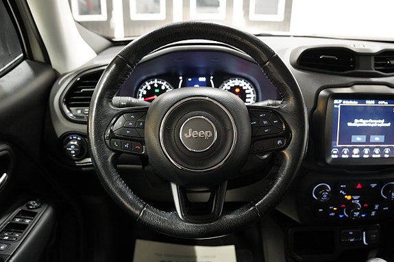 Jeep Renegade 10 of 18