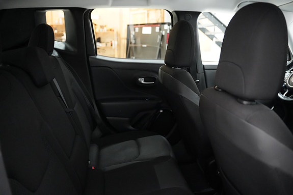 Jeep Renegade 17 of 18