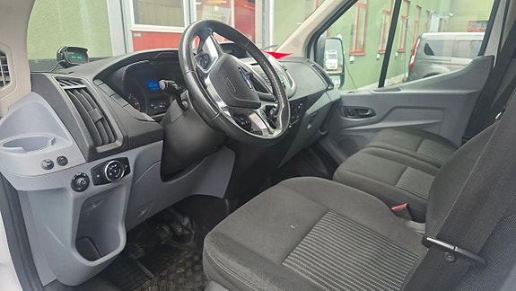 Ford Transit 10 of 11