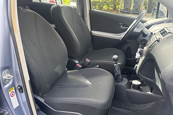 Toyota Yaris 11 of 21
