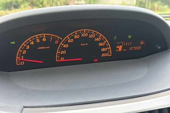 Toyota Yaris 9 of 21