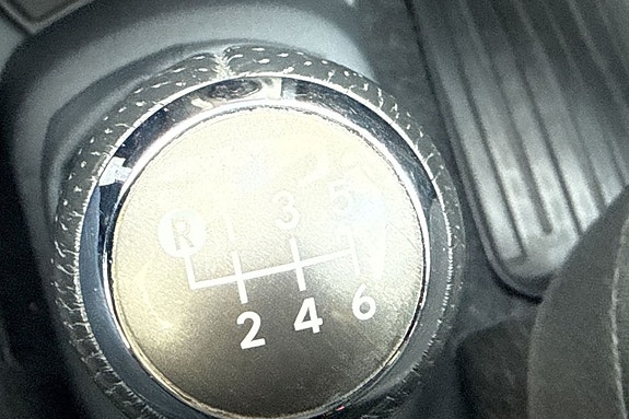 Toyota Yaris 13 of 21