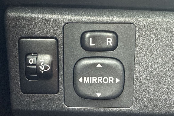 Toyota Yaris 21 of 21