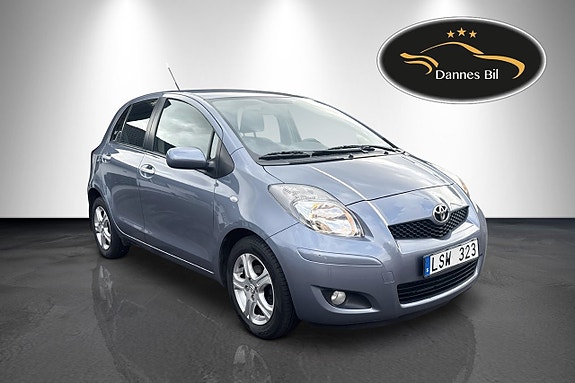 Toyota Yaris 7 of 21