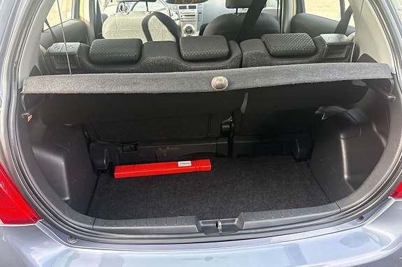 Toyota Yaris 19 of 21