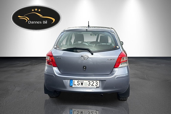 Toyota Yaris 4 of 21