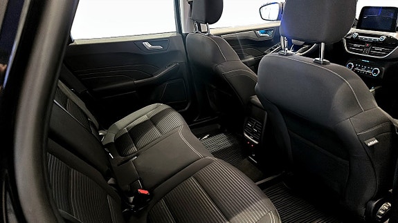 Ford Kuga 5 of 9