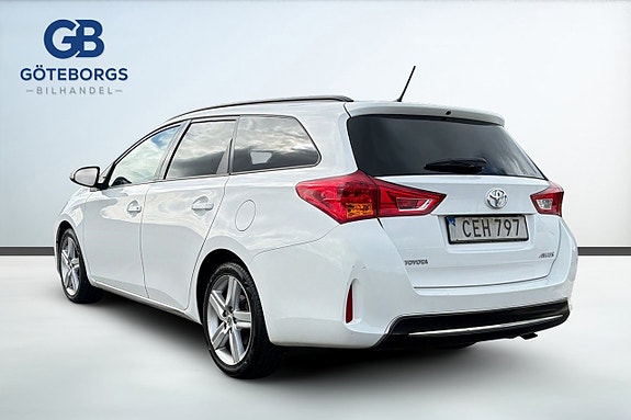 Toyota Auris 4 of 17