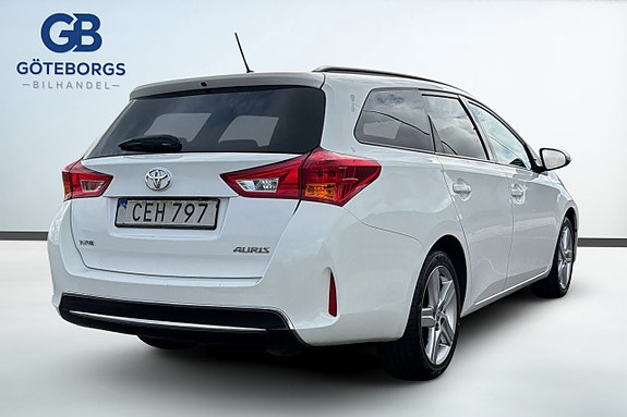 Toyota Auris 6 of 17