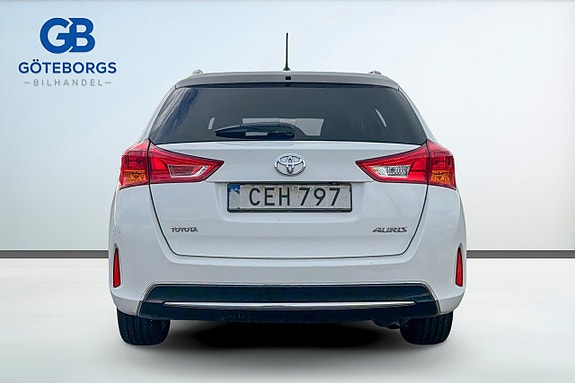 Toyota Auris 5 of 17