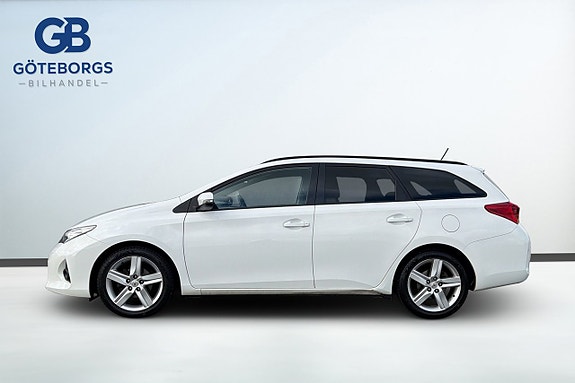 Toyota Auris 3 of 17