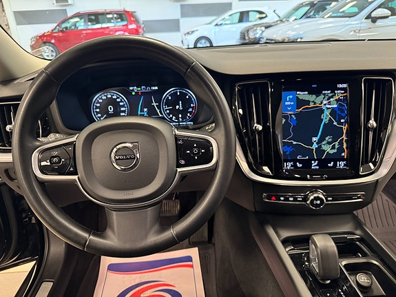 Volvo V60 Cross Country 8 of 22