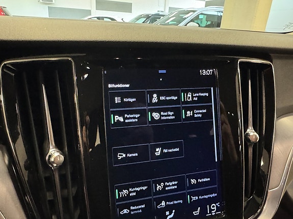 Volvo V60 Cross Country 15 of 22