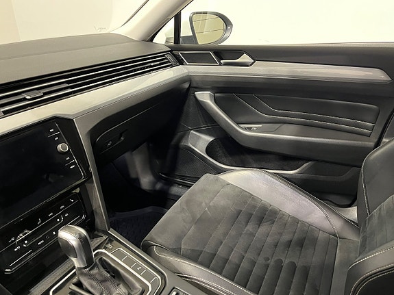 Volkswagen Passat 14 of 21