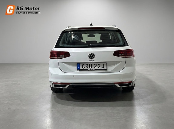 Volkswagen Passat 6 of 21