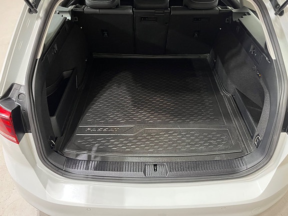 Volkswagen Passat 10 of 21
