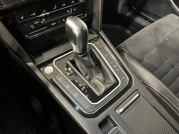 Volkswagen Passat 15 of 21