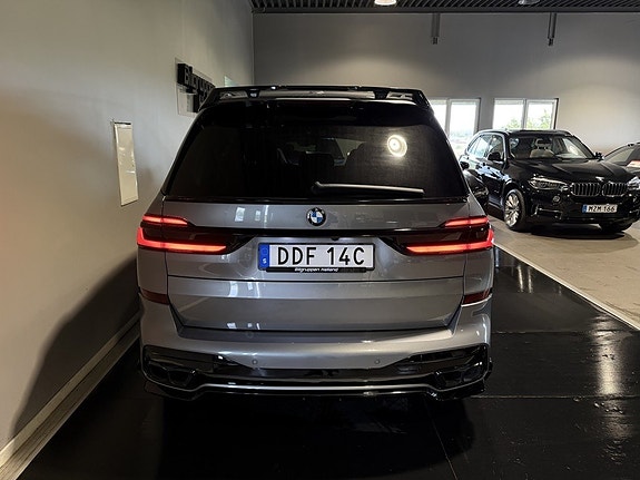 BMW X7 8 of 30