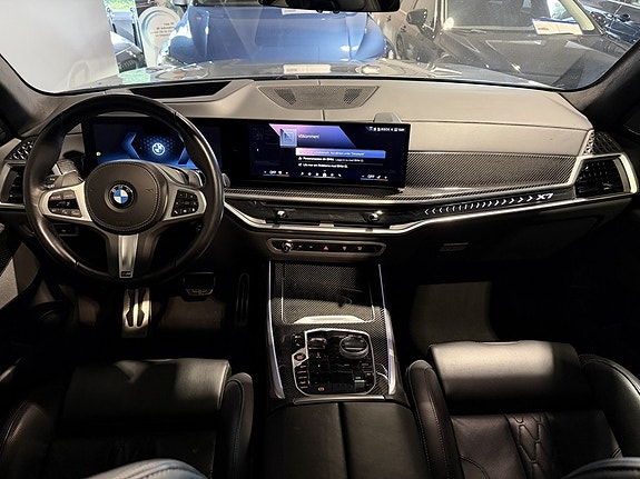 BMW X7 22 of 30