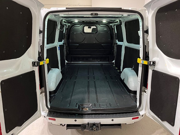 Ford Transit Custom 12 of 18