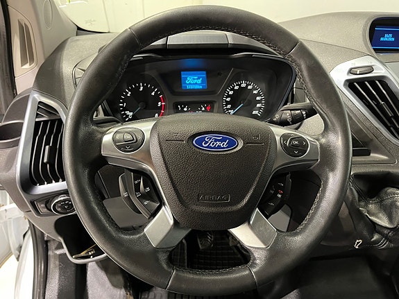 Ford Transit Custom 13 of 18