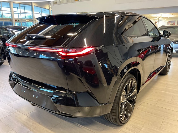 Mazda CX-6e 4 of 15