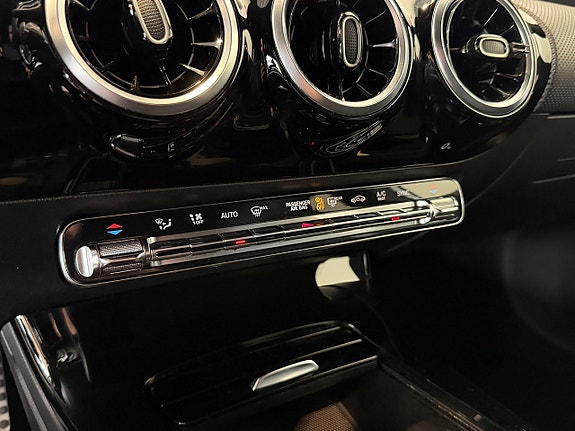 Mercedes-Benz A180 16 of 17