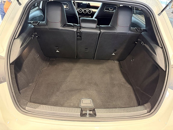 Mercedes-Benz A180 17 of 17