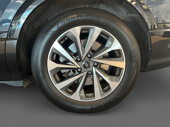 Audi Q6 e-tron 14 of 16