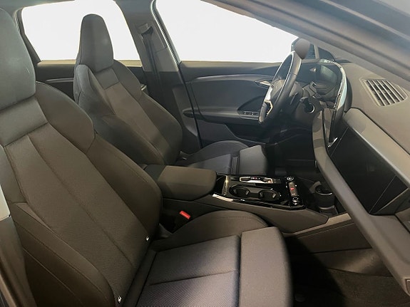Audi Q6 e-tron 15 of 16