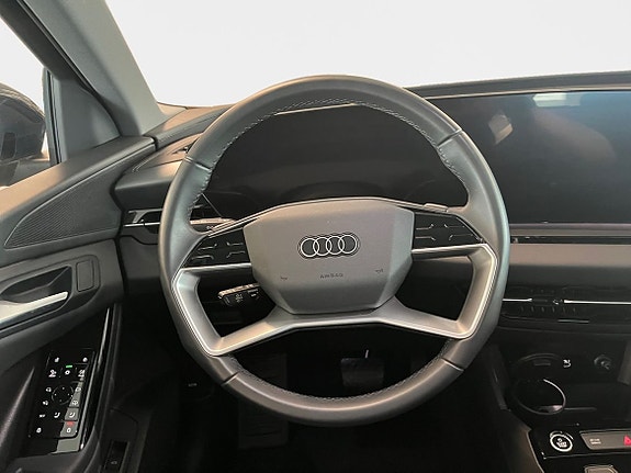 Audi Q6 e-tron 12 of 16