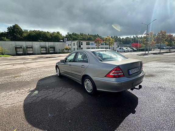 Mercedes-Benz C180 6 of 6