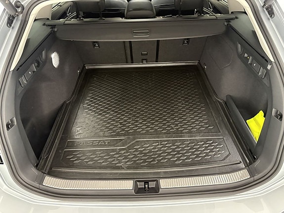 Volkswagen Passat 17 of 21