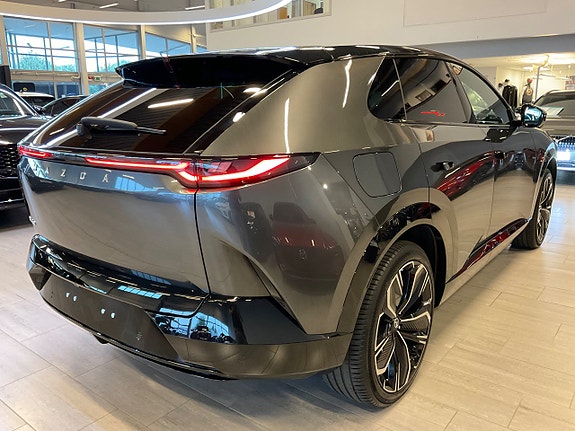 Mazda CX-6e 4 of 11
