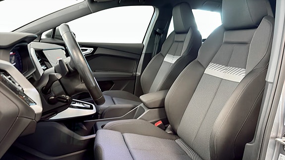 Audi Q4 e-tron 8 of 12
