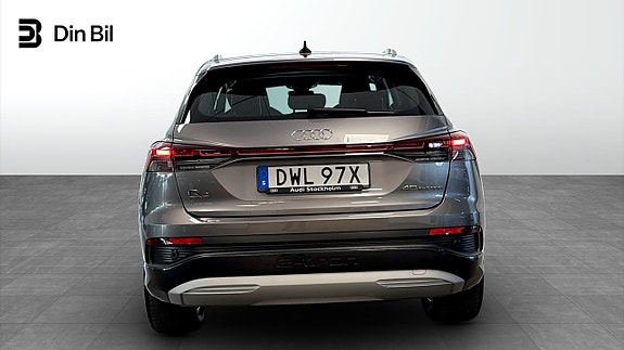Audi Q4 e-tron 5 of 12