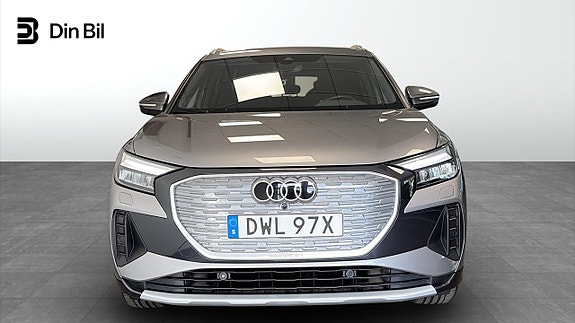 Audi Q4 e-tron 4 of 12