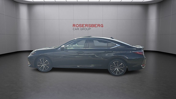 Lexus ES300h 2 of 16