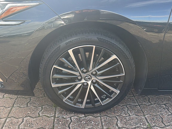 Lexus ES300h 16 of 16