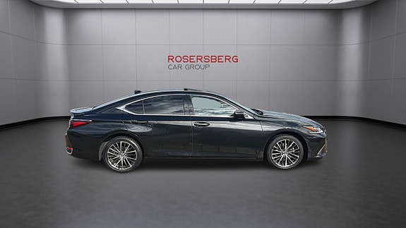 Lexus ES300h 6 of 16